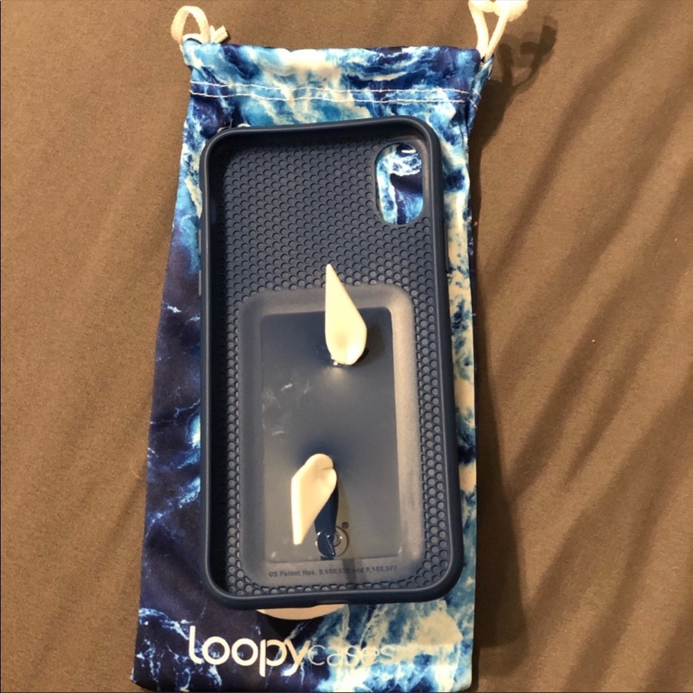 SOLD!! Loopy case
